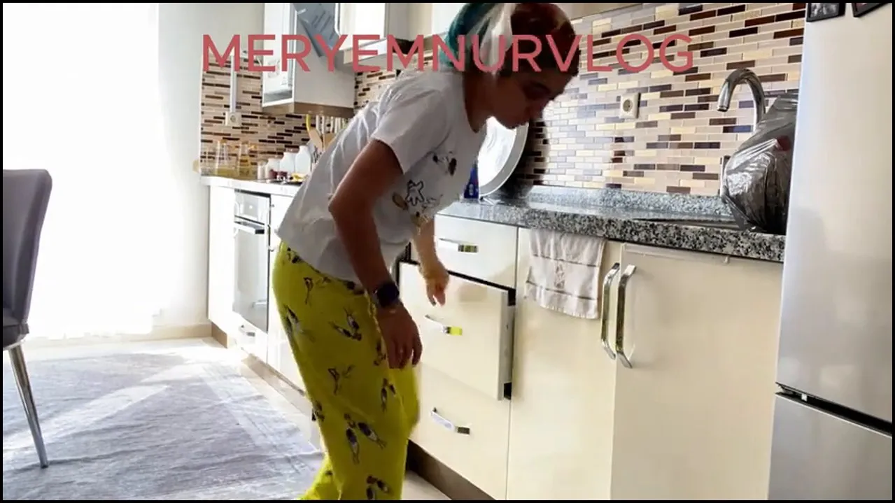 Meryem Nur Yeni Youtube Katıl İfşa videoları vol 4 - Video İzle
